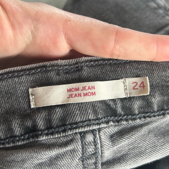 Levi’s Mom jeans - Picture 3 of 3